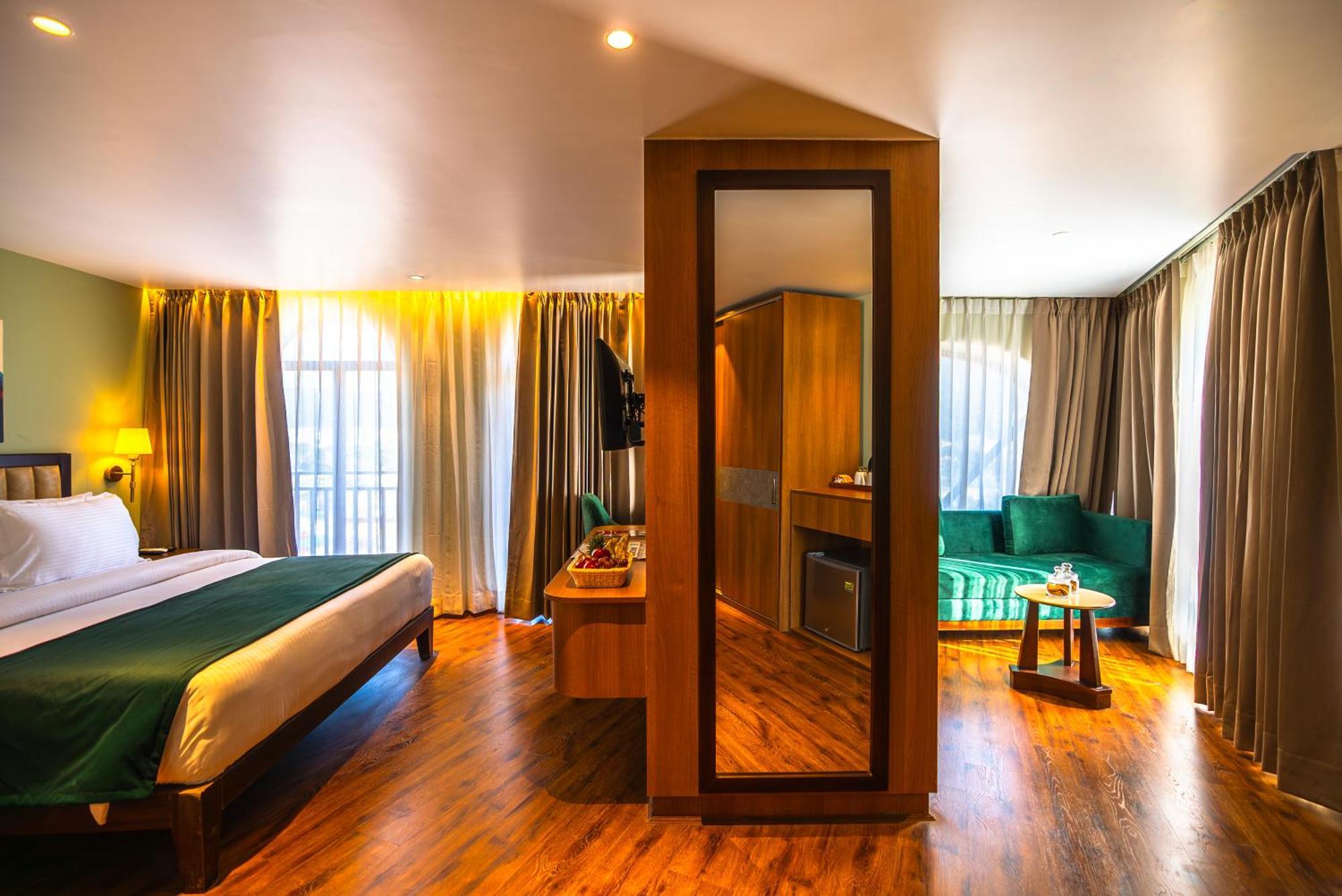Clarks Inn Express, Rishīkesh Exteriör bild