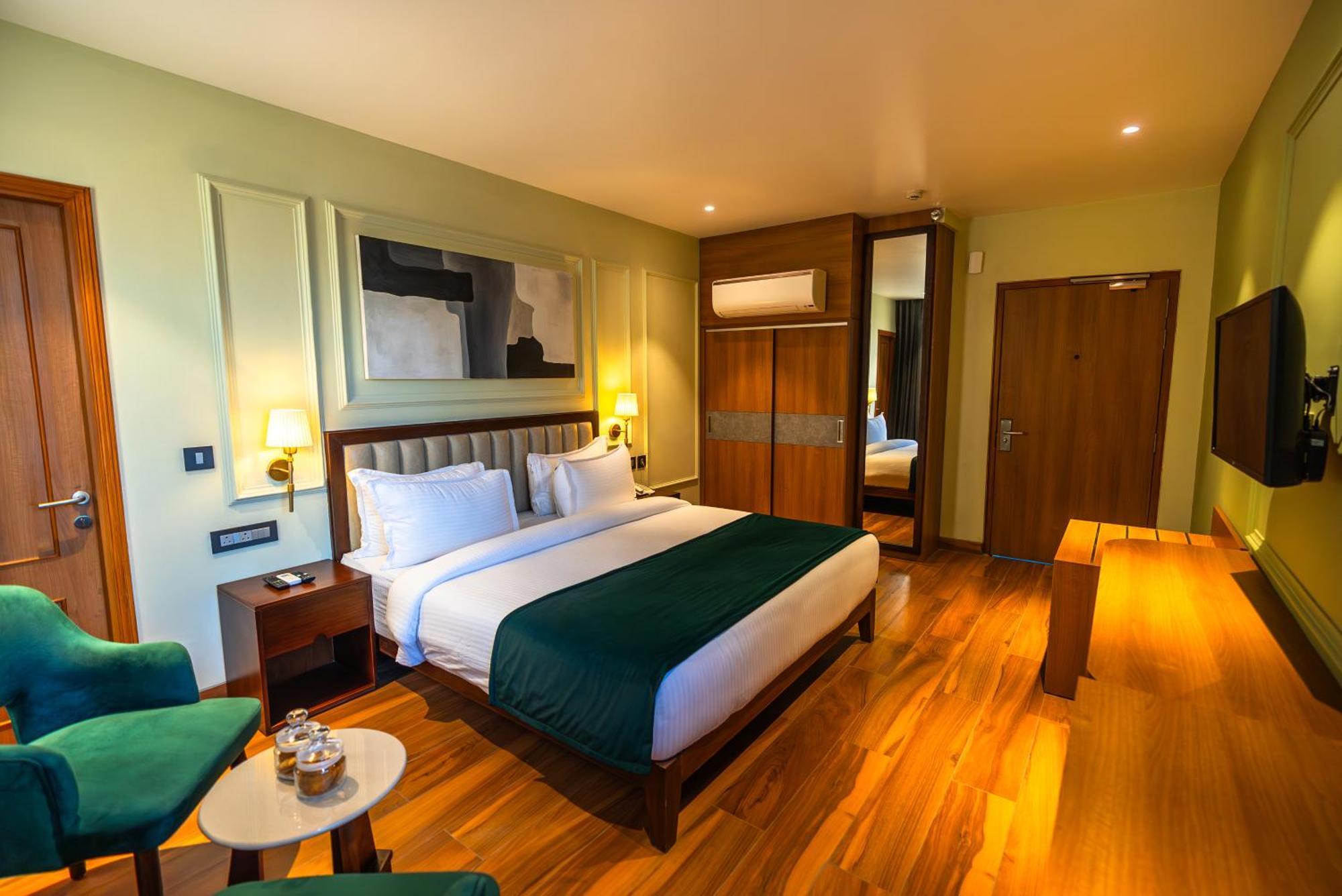 Clarks Inn Express, Rishīkesh Exteriör bild